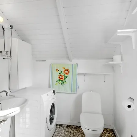 Beautiful Home In Gilleleje With Wifi *