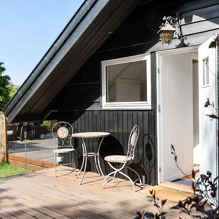 Beautiful Home In Gilleleje With Wifi